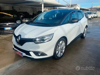 Usata Renault Scénic III Zen 110 CV (80 kW) 2017 Grigio Monovolume