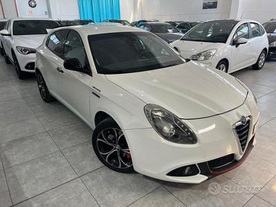Usata Alfa Romeo Giulietta Exclusive 105 CV (77 kW) 2011 Bianco Utilitaria