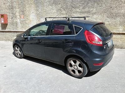 Usata Ford Fiesta 68 CV (50 kW) 2009 Grigio Berlina