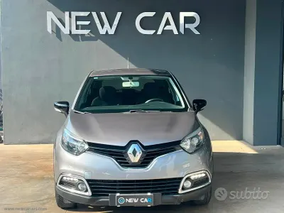 Usata Renault Captur Intens 90 CV (66 kW) 2017 Grigio SUV