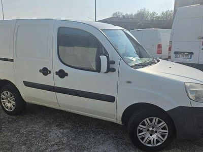 Usata Fiat Doblò 103 CV (75 kW) 2010 Bianco / pastello Monovolume
