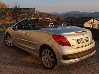 Usata Peugeot 207 CC 150 CV (110 kW) 2008 Argento Cabrio