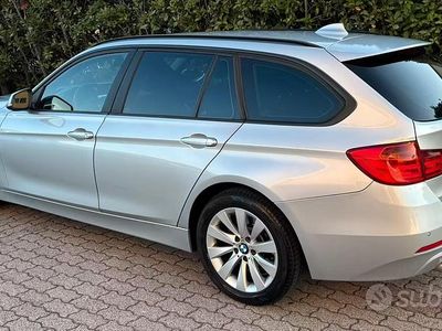 Usata BMW 318 150 CV (110 kW) 2015 Grigio Station wagon
