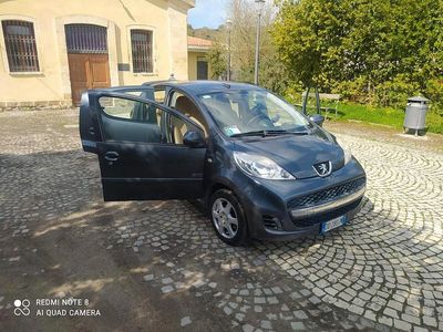 Usata Peugeot 107 54 CV (39 kW) 2006 Marrone Utilitaria