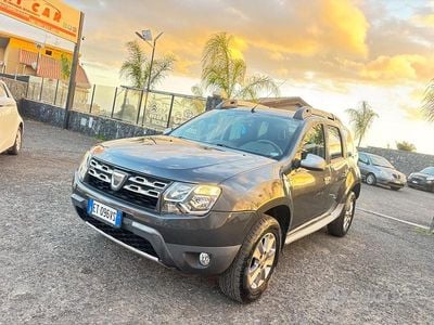 Usata Dacia Duster Lauréate 110 CV (80 kW) 2014 Grigio SUV