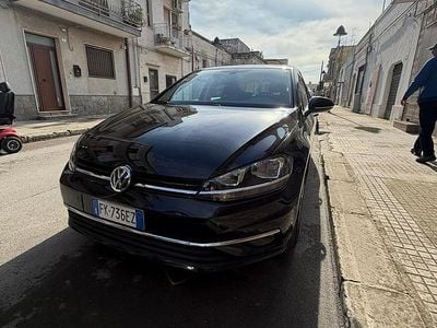 Usata VW Golf VII Highline 110 CV (80 kW) 2017 Berlina