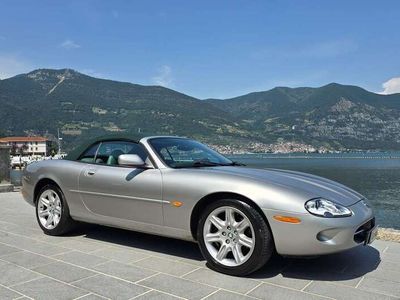 Usata Jaguar XK8 284 CV (208 kW) 1999 Argento Cabrio