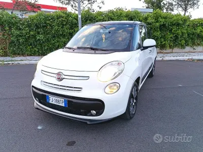Begagnad Fiat 500L Lounge 95 HK (69 kW) 2017 Vit Minibuss