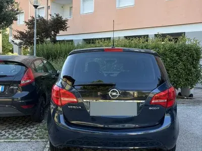 Usata Opel Meriva 95 CV (69 kW) 2013 Nero Monovolume