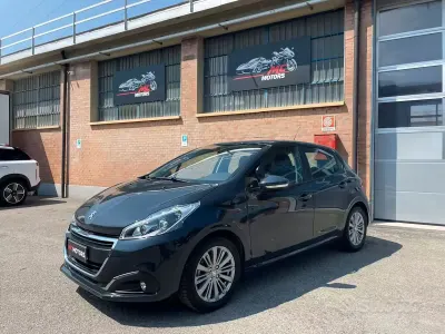 Usata Peugeot 208 Allure 102 CV (75 kW) 2019 Full grey Utilitaria