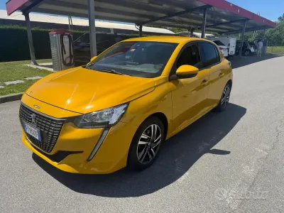 Usata Peugeot 208 Allure 101 CV (74 kW) 2020 Giallo Utilitaria