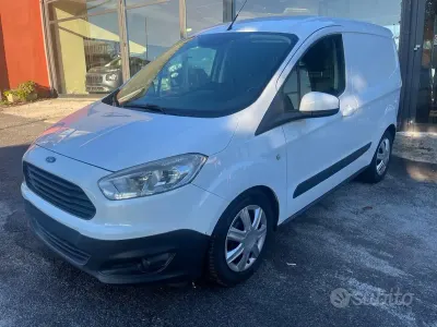 Usata Ford Transit Courier 75 CV (55 kW) 2014 Bianco Furgone