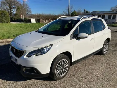 Gebraucht Peugeot 2008 Active 82 PS (60 kW) 2017 Weiß SUV