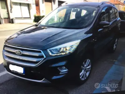 Usata Ford Kuga Business Edition 120 CV (88 kW) 2019 Grigio SUV