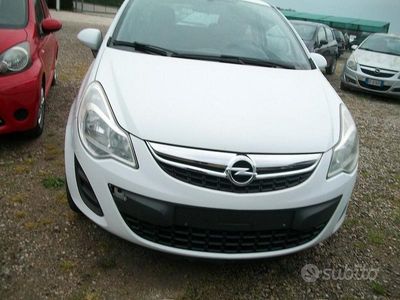 Usata Opel Corsa 85 CV (62 kW) 2012 Bianco Utilitaria