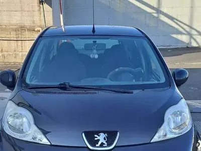 Usata Peugeot 107 68 CV (50 kW) 2009 Utilitaria