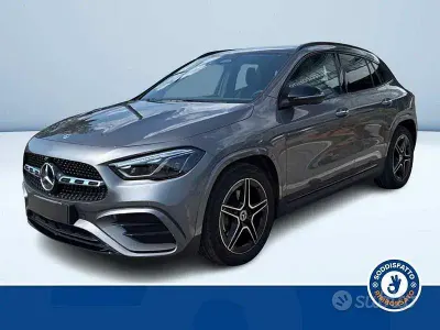 Usata Mercedes GLA200 AMG line 150 CV (110 kW) 2025 Grigio SUV