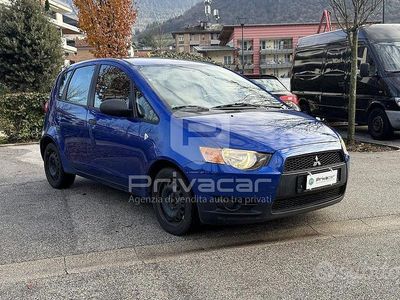 Usata Mitsubishi Colt Invite 75 CV (55 kW) 2009 Blu Berlina