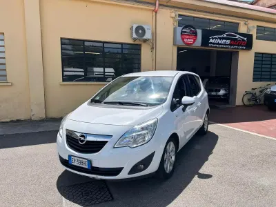 Usata Opel Meriva Cosmo 95 CV (69 kW) 2012 Bianco Monovolume