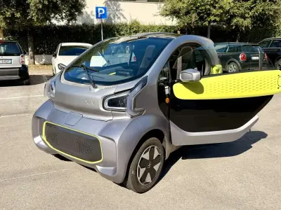 Usata XEV Yoyo 7 kW (10 CV) 2022 Argento Utilitaria