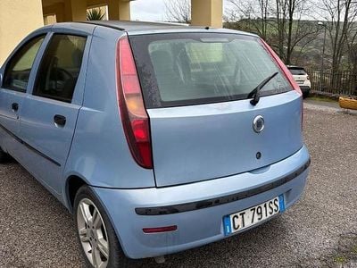 Usata Fiat Punto 69 CV (50 kW) 2005 Utilitaria