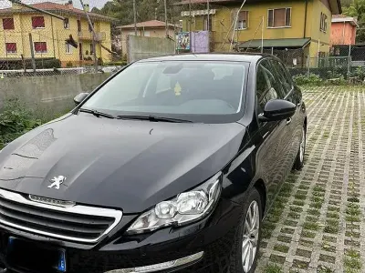 Usata Peugeot 308 Allure 125 CV (91 kW) 2014 Nero Berlina