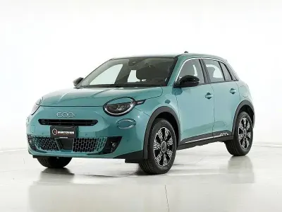 Usata Fiat 600 145 CV (106 kW) 2025 Azzurro SUV