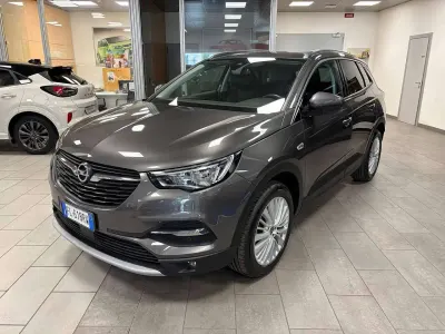 Usata Opel Grandland X Innovation 131 CV (96 kW) 2018 Moonstone grey SUV