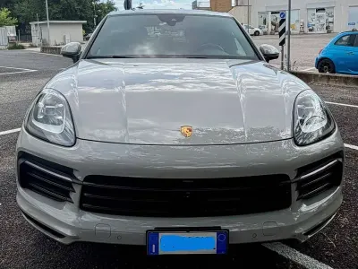 Usata Porsche Cayenne 340 CV (250 kW) 2022 Grigio SUV