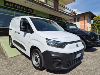 Usata Fiat Doblò 102 CV (75 kW) 2022 Bianco Monovolume