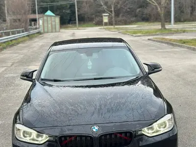 Usata BMW 318 Sport Line 143 CV (105 kW) 2013 Nero Berlina