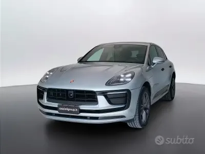 Usata Porsche Macan 265 CV (194 kW) 2022 Argento (metallizzato) SUV