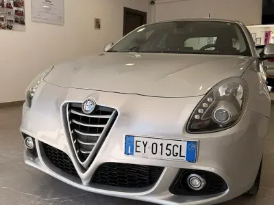 Usata Alfa Romeo Giulietta Exclusive 105 CV (77 kW) 2015 Grigio Utilitaria