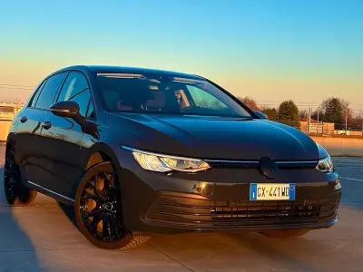 Usata VW Golf VIII Life 116 CV (85 kW) 2021 Grigio Berlina