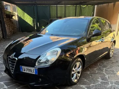 Usata Alfa Romeo Giulietta Exclusive 105 CV (77 kW) 2014 Nero Utilitaria