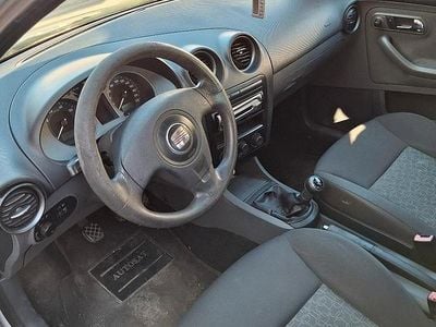 Usata Seat Ibiza 70 CV (51 kW) 2006 Grigio Berlina