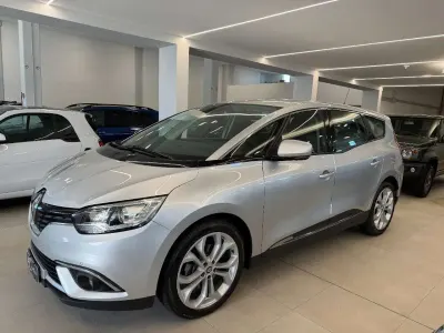 Usata Renault Scénic IV Business 120 CV (88 kW) 2019 Argento Monovolume