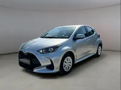Usata Toyota Yaris Active 116 CV (85 kW) 2024 Argento Utilitaria