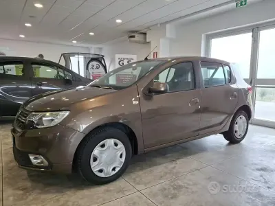 Usata Dacia Sandero 101 CV (74 kW) 2020 Marrone Berlina
