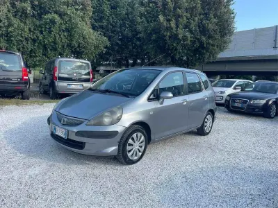 Usata Honda Jazz 78 CV (57 kW) 2007 Grigio Utilitaria