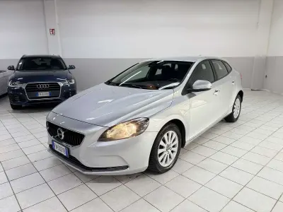 Usata Volvo V40 Inscription 120 CV (88 kW) 2018 Grigio Berlina