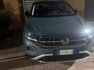 Usata VW T-Roc Style 116 CV (85 kW) 2022 Bluazzurro SUV