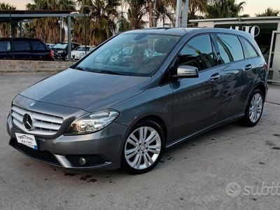 Usata Mercedes B180 Executive 109 CV (80 kW) 2013 Grigio Monovolume