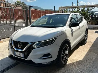 Usata Nissan Qashqai N-Connecta 140 CV (102 kW) 2021 Bianco SUV