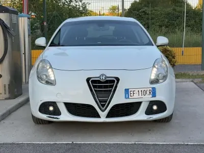 Usata Alfa Romeo Giulietta Distinctive 170 CV (125 kW) 2010 Bianco Utilitaria