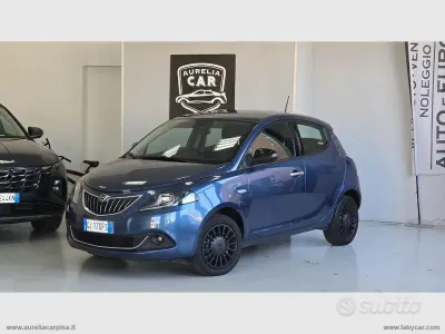 Usata Lancia Ypsilon Silver 69 CV (50 kW) 2022 Grigio Utilitaria