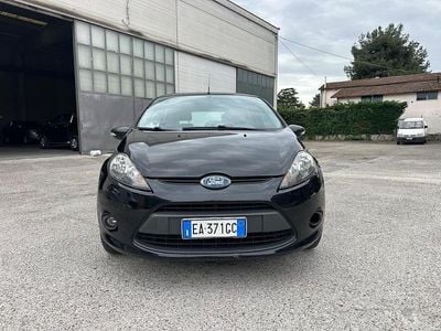 Usata Ford Fiesta 96 CV (70 kW) 2010 Nero Utilitaria