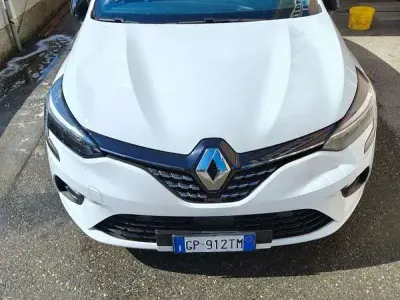 Usata Renault Clio V Techno 145 CV (106 kW) 2023 Berlina