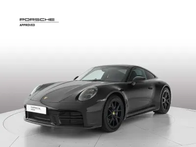 Usata Porsche 992 394 CV (289 kW) 2025 Nero metallizzato Coupé