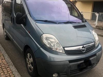 Usata Opel Vivaro 2010 Blu Monovolume